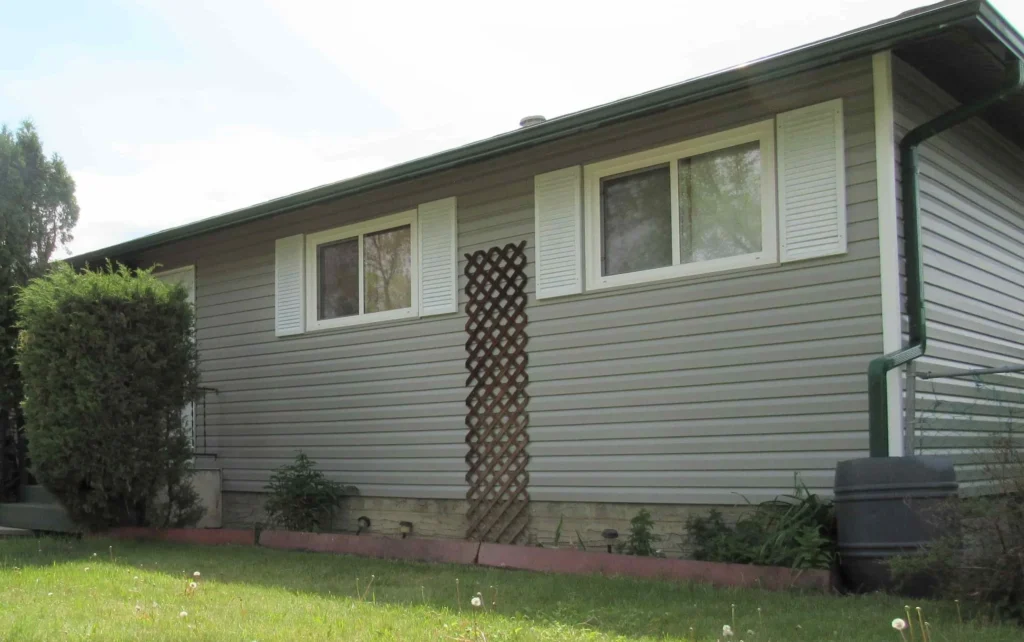When to Replace Home Siding in Edmonton